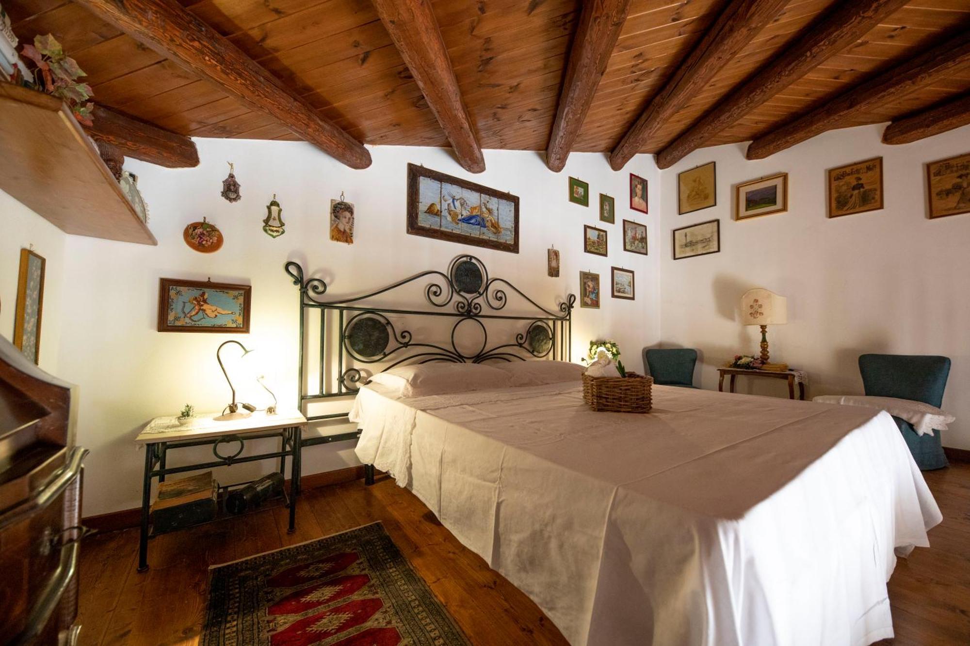 Familyholidays La Finestra Di Fronte Чефалу Екстер'єр фото